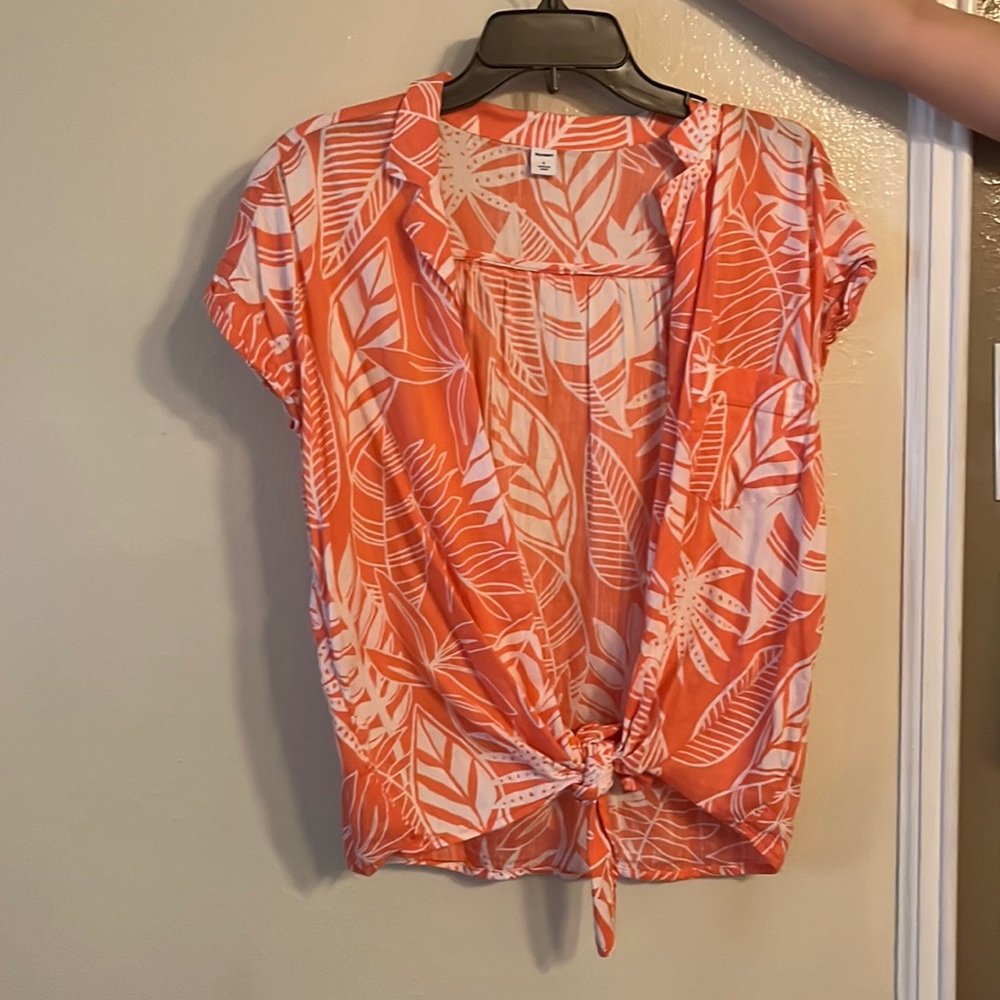 Size Small- Floral button down tie top